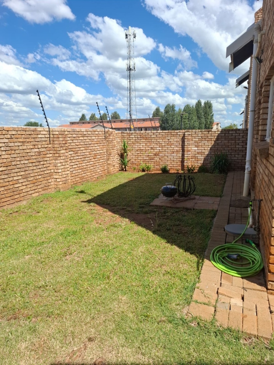 To Let 2 Bedroom Property for Rent in Baillie Park North West